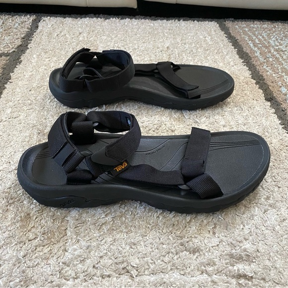 New with box Teva Hurricane 4 black sandals men’s size variation main image 3